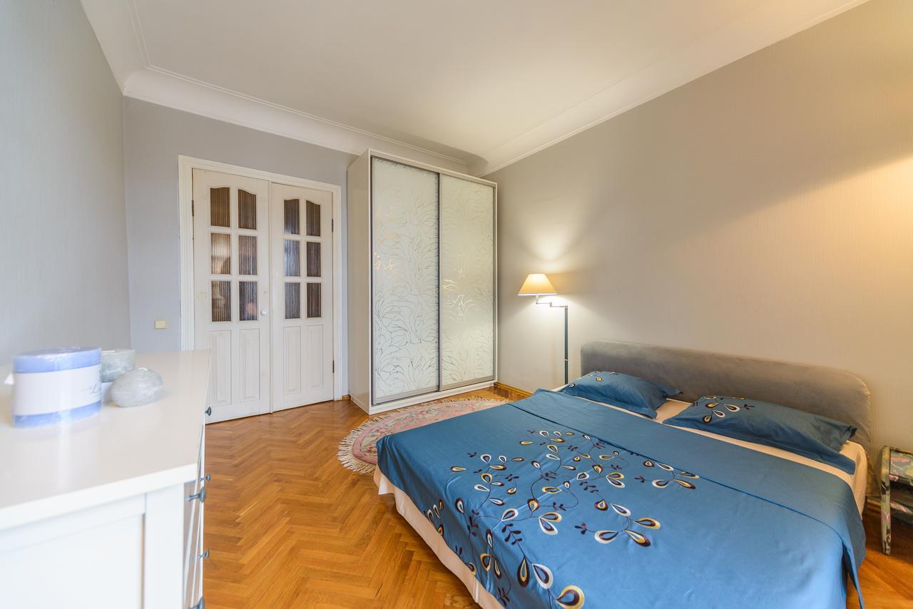 Apartment Near Olympic Stadium Kyiv Exterior photo