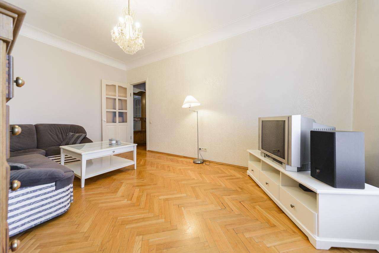 Apartment Near Olympic Stadium Kyiv Exterior photo